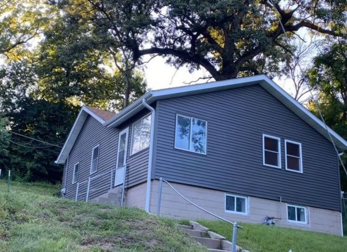 gray_house